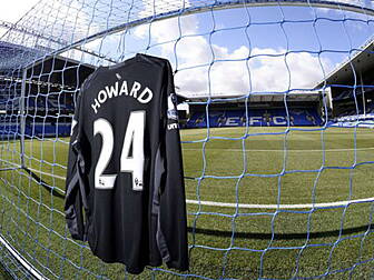 Tim Howard pays tribute to Eve...